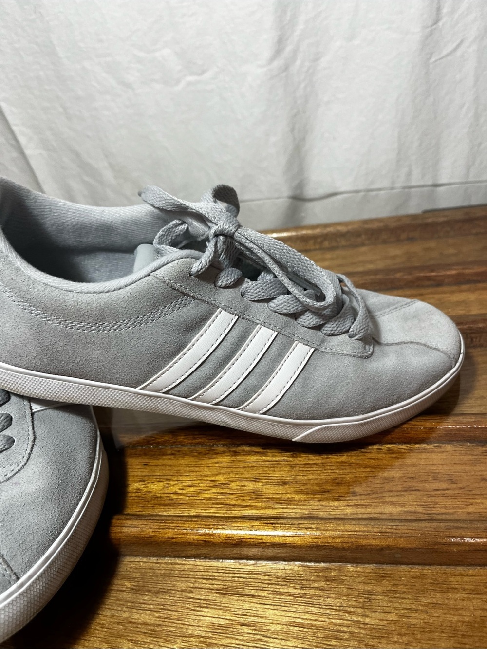 adidas Gray Suede Low-Top Sneakers with White Stripes womens 8.5 - Picture 5 of 11